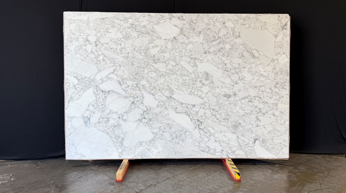 Arabescato Vagli slab, Honed