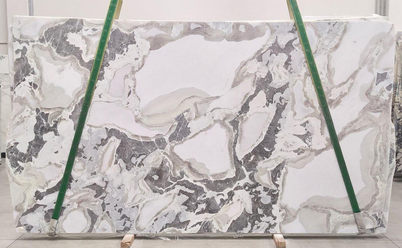 Calacatta Oyster (Honed)